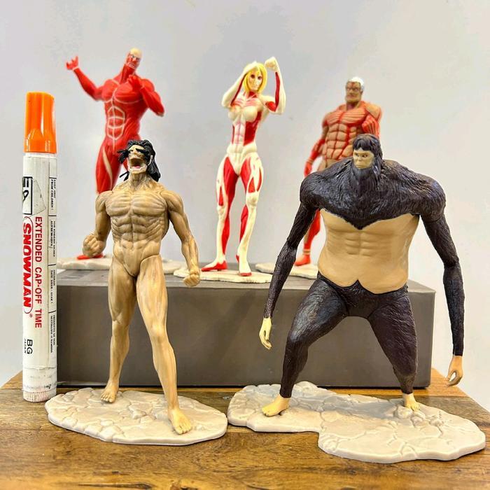 NEW Mainan chibi static figure Attack on titan eren mikasa armin levi edwin beast colossal annie