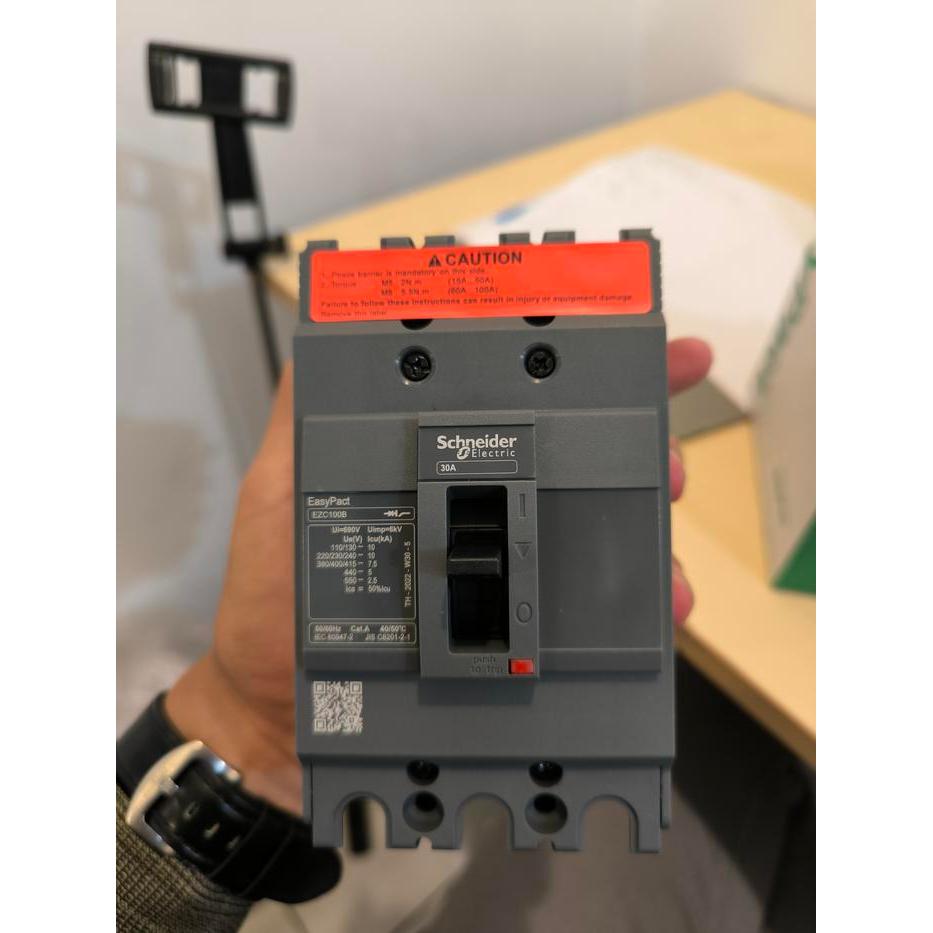 Mccb Ezc100B 30A & 40A Schneider Terbaik