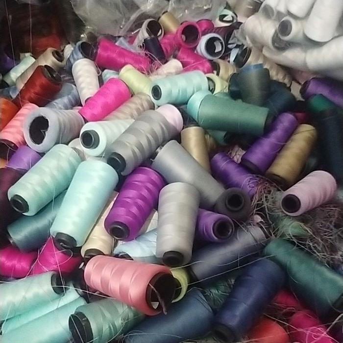 Benang Obras Kiloan Warna Warni Lengkap murah berkualitas