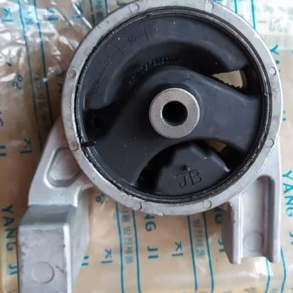 Engine Mounting Belakang Kia Pride