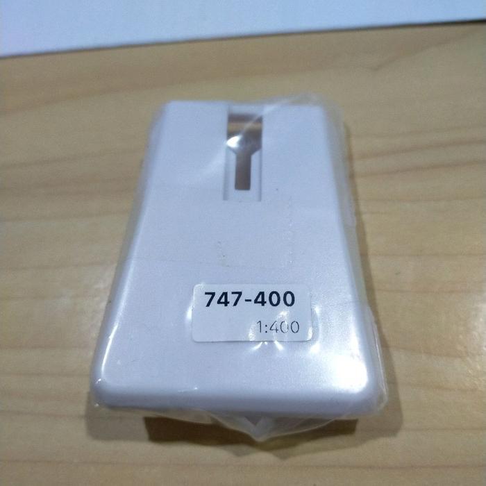 Stand Plastik 747-400 Ng Model