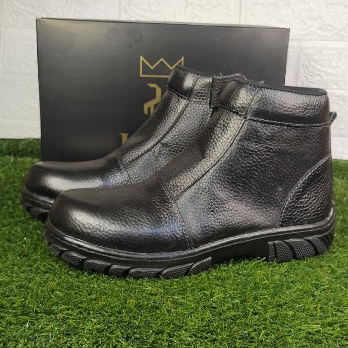 Sepatu Safety boots king wallbeth kulit sapi asli ujung besi