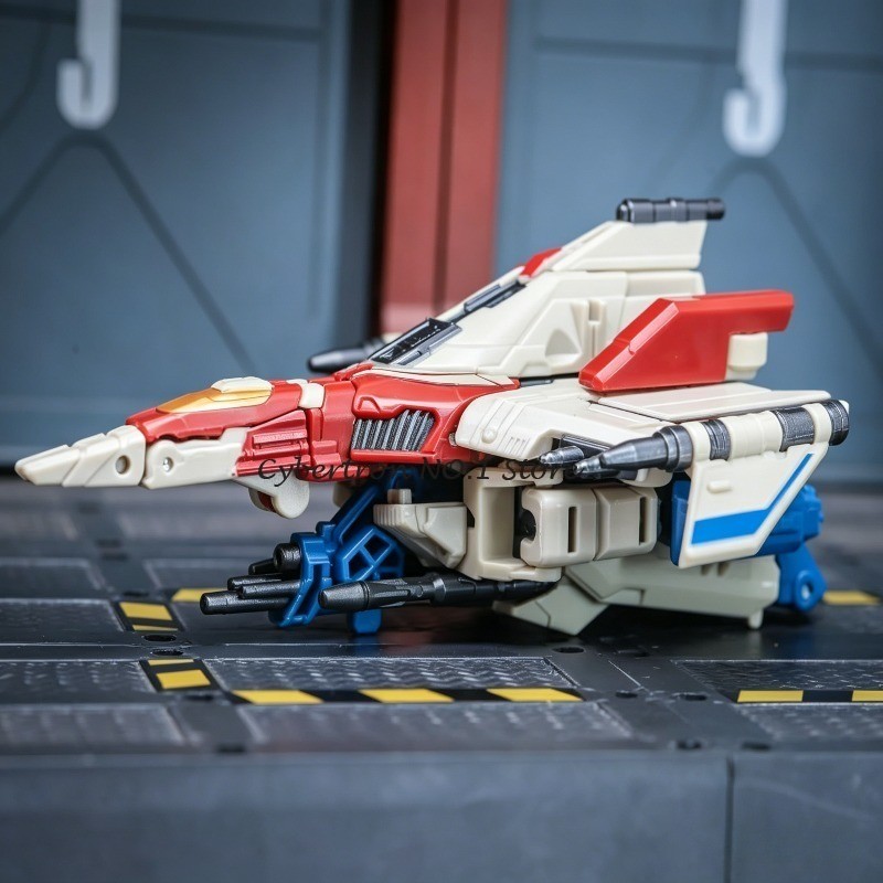 Transformer Toys Anime Deformation Robots Studio Series Deluxe Class Starscream (Transformers One)