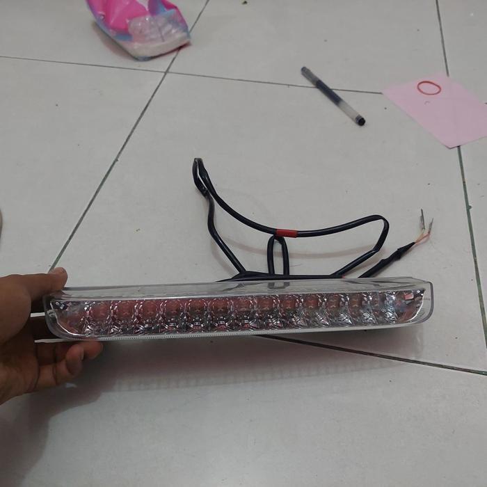 lampu spoiler innova 2010