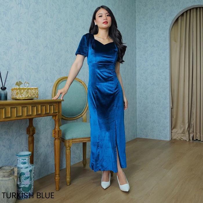 DresQuu- Yasui - Candice Velvet Maxi Dress Dress Pesta Mewah Elegant Slit Dress Wanita Panjang