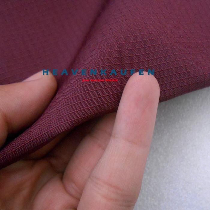 Kain Micro Ripstop Warna Merah Hati Maroon Tekstur Kotak Kotak Kecil Untuk Bahan Jaket Hammock Dll