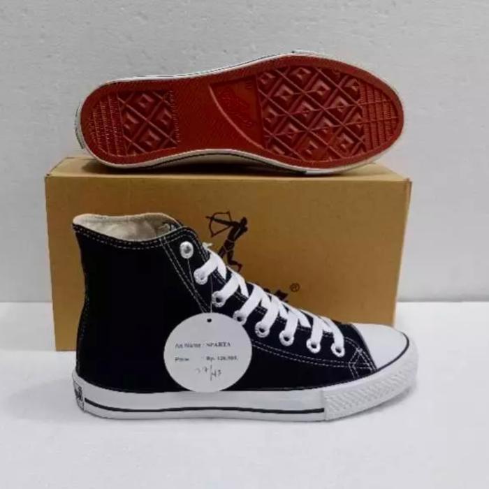 sekolah warior hitam Sepatu Kanvas Tinggi Hitam Putih untuk Sekolah dan Kuliah Pria Wanita - Warior 