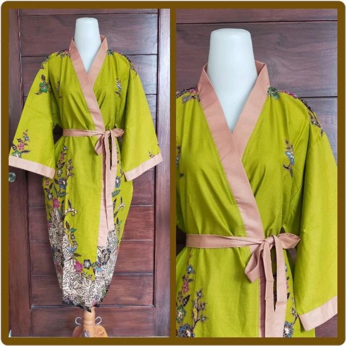 Kimono Batik / Kimono Spa / Kimono Hotel Tbk