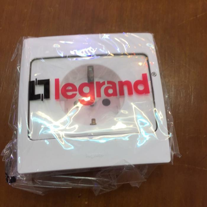stop kontak legrand mallia