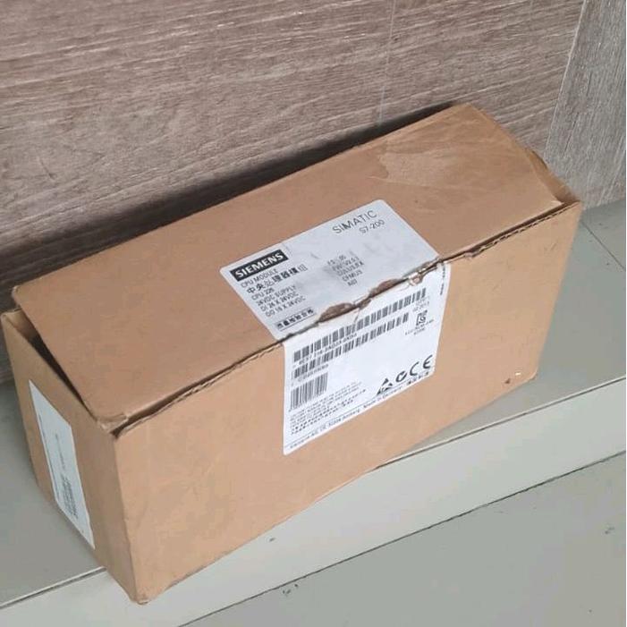 PLC SIEMENS S7-200 CPU226 DC/DC/DC 6ES7 216-2AD23-0XB0 made in Germany 4404 88UP