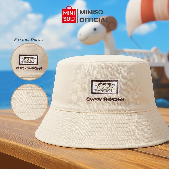 MINISO Crayon Shinchan Collection White Bucket Hat Topi Pria Wanita Traveling Topi Dewasa