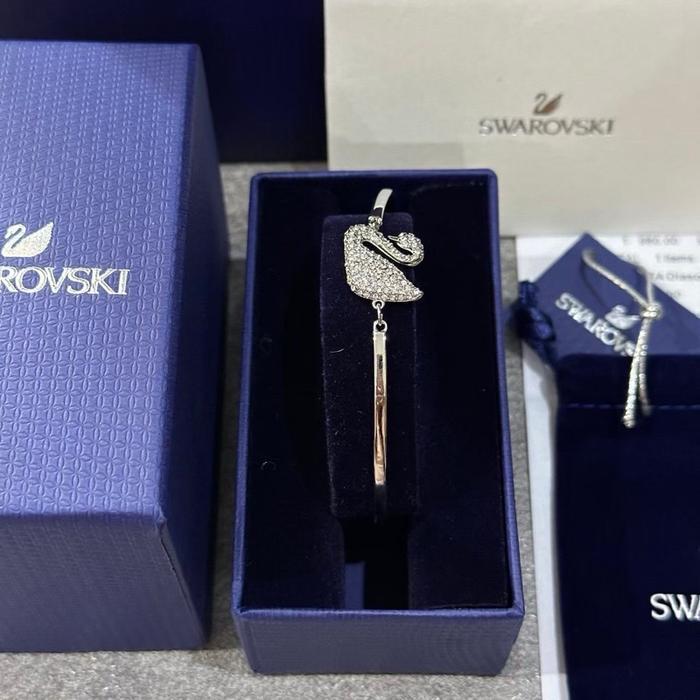 Gelang Rantai dengan Hiasan Angsa Kristal Berkilau