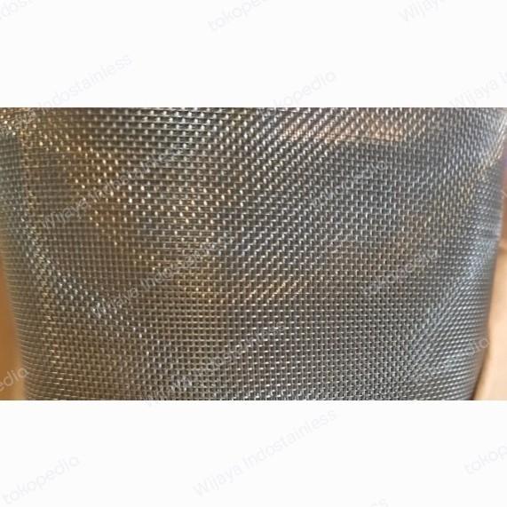 Kawat Stainless SS 304 Lubang 0,5mm Tebal Kawat 0,2mm Kawat Ram SS304 Meteran