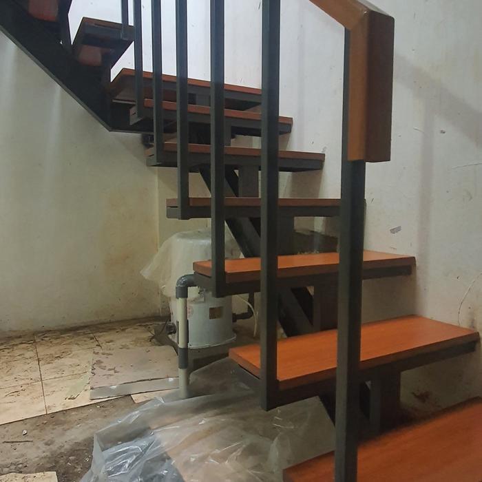 Tangga rebah Besi Baja Wf railing