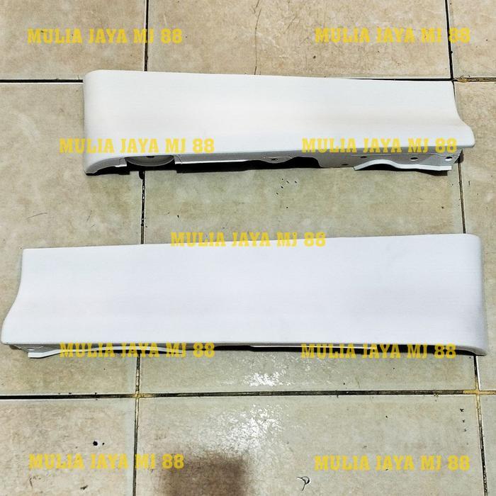 Fender Samping Hino Lohan TI, Hino 500/Garnish Pillar Hino Lohan TI, Hino 500 PUTIH