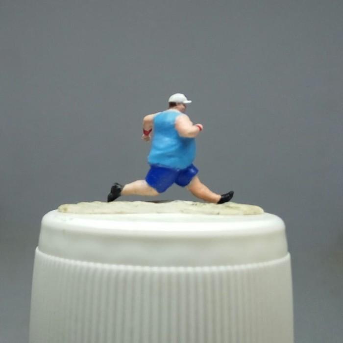 Fat Man Running Ho 1:641/64 Miniature Figure Hw Hotwheels