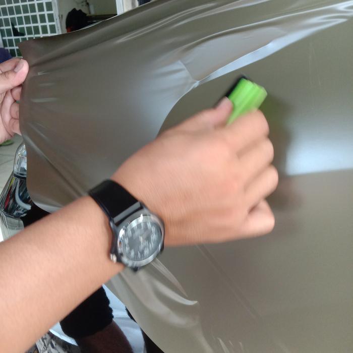 STICKER MOBIL WRAPPING FULL BODY MOBIL MELINDUNGI CAT ORIGINAL DARI SINAR MATAHARI DAN MERUBAH