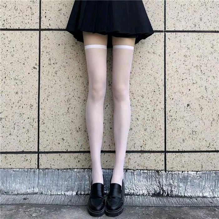 Stoking Wanita Transparan Sepaha dengan Aksen Renda, Nyaman dan Elastis, Tersedia dalam Warna Hitam,