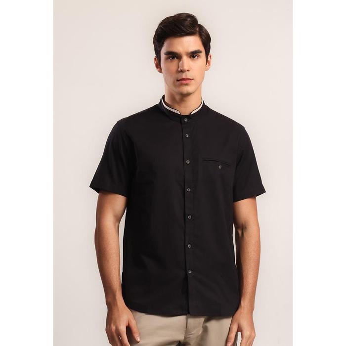 MOC Shanghai Lengan Kemeja Pria Kerah Shanghai Lengan Pendek Bahan Katun Warna Hitam Tersedia Ukuran