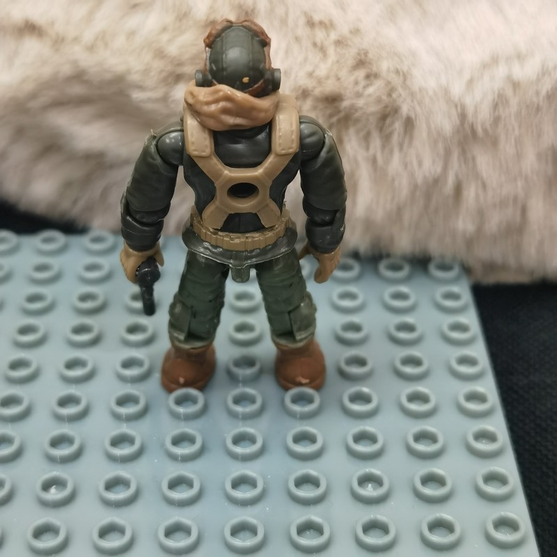 Mega Bloks Call of Duty pilot 3 loose figures(from WW2 Fighter Strike FWH38)