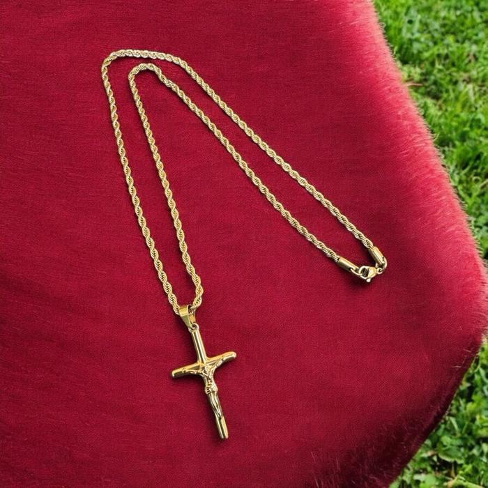 kalung liontin salib untuk pria
