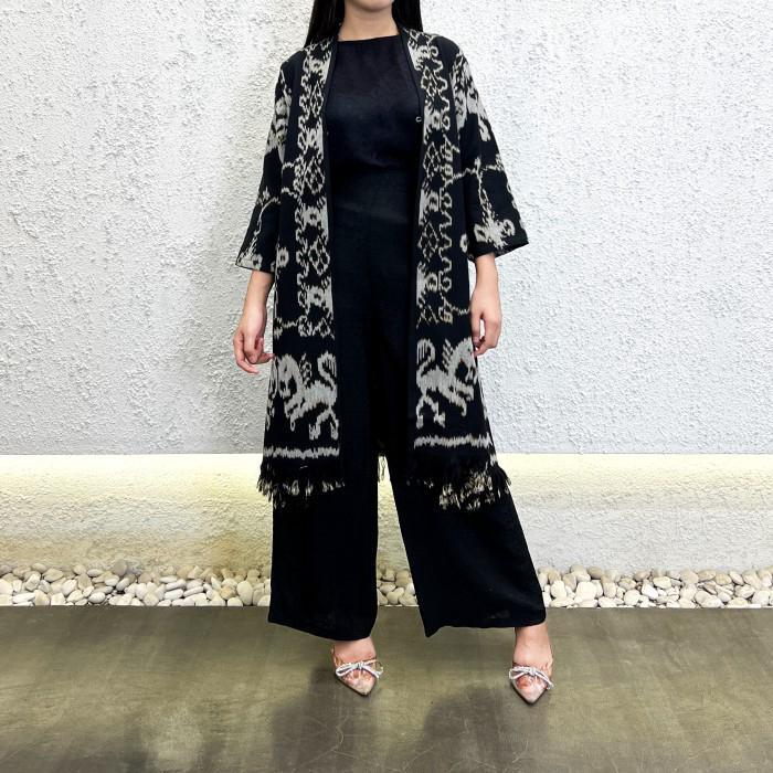 Outer tenun monokrom motif kuda hitam lengan panjang model long outer bahan tenun tradisional
