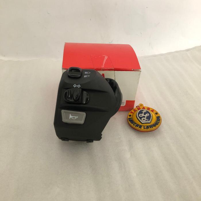 SWITCH HANDLE/HOLDER SAKLAR KLAKSON LAMPU SEIN KIRI XEON KARBU RC/GT/MIO J ORIGINAL YAMAHA