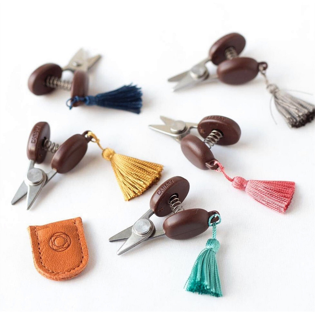 Japan cohana mini wooden handle scissors, Embroidery scissors with tassel