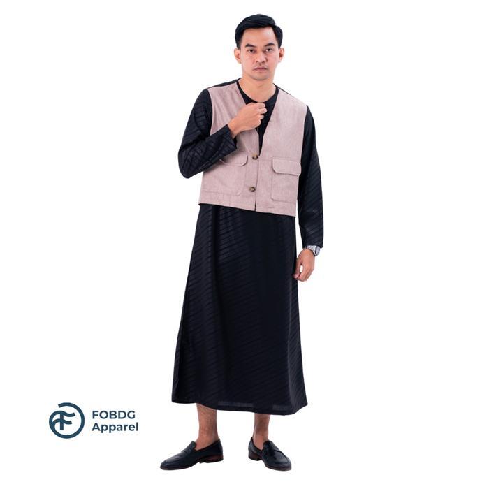 Gamis Pria Lengan Panjang Motif Batik Bahan Wolfis dengan Rompi Hitam -, S