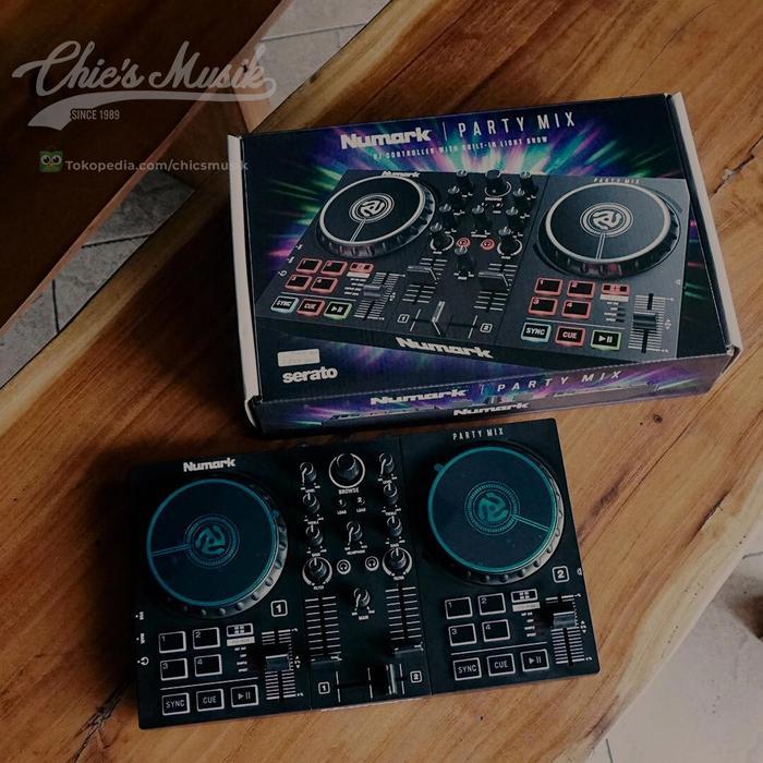 numark party mix DJ controller