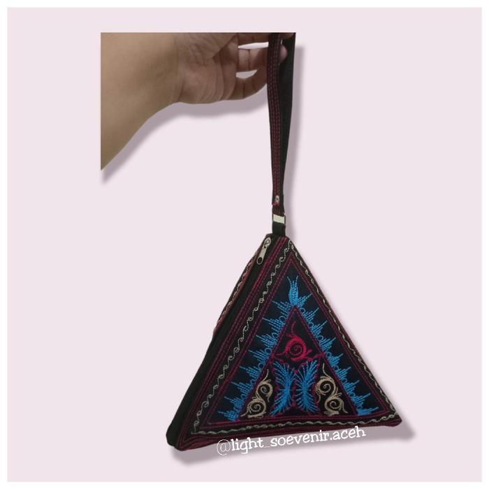 Tas Segitiga Khas Aceh/Tas Kosmetik Khas Aceh/Soevenir Khas Aceh (Ukuran 23 Cm)