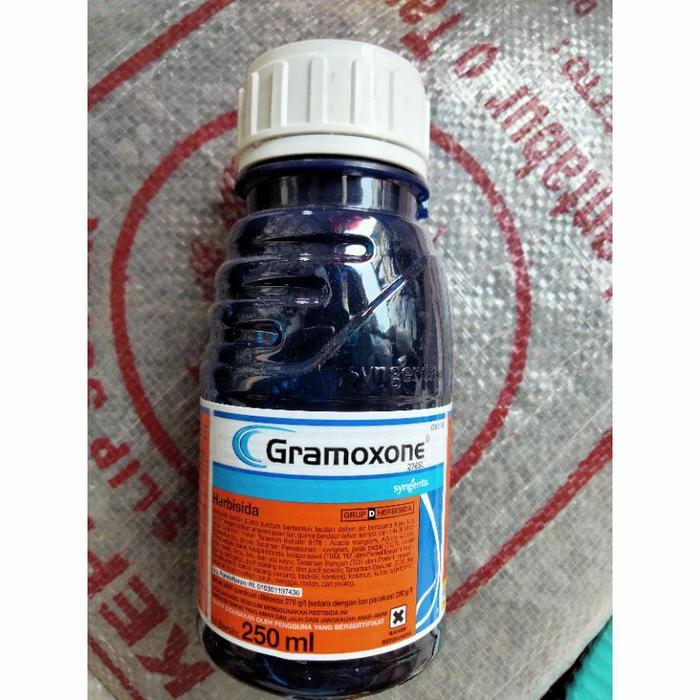 Herbisida Pembasmi Rumput Liar 250 ml Bahan Aktif Parakuat Diklorida