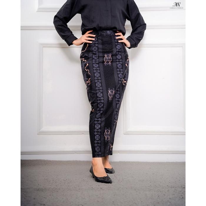 Laskala IVOR Sentani Rok batik hitam panjang model span belah belakang bahan katun satin ukuran M Ro