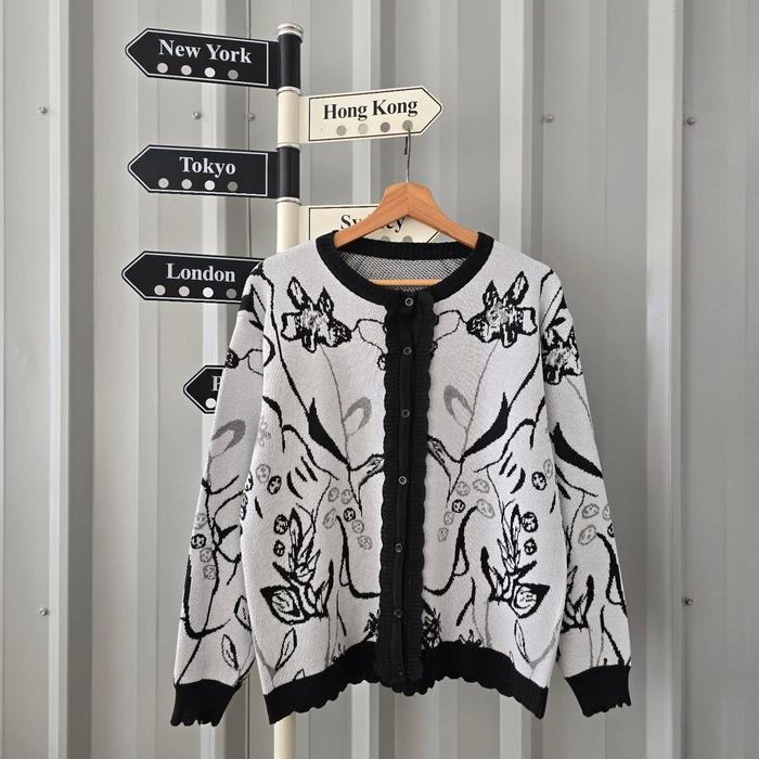 Outer Rajut Tebal Motif Bunga Wanita Trendy Warna Hitam Putih