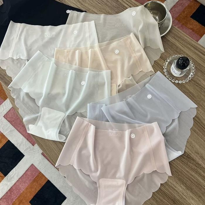 Celana Dalam Seamless Wanita CD Anti Gerah Semi Transparan Tipis Seamless CD Lembut Tanpa Jahitan