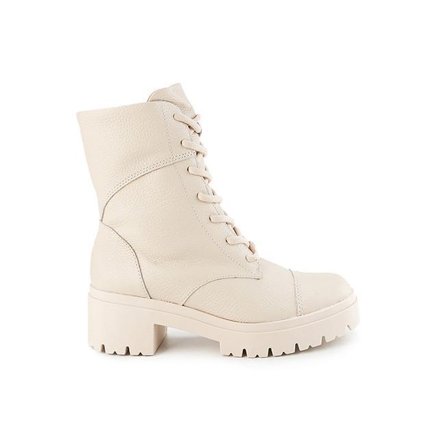 Obermain Boots Wanita Sepatu Boot Wanita dengan Detail Tekstur Kulit Krem dan Tali Depan GOLDI MIVIN