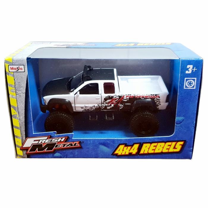 Maisto Diecast 4x4 Rebels 1999 Chevrolet Silverado Skala 1/48 Mainan Anak Fresh Metal Series Toy