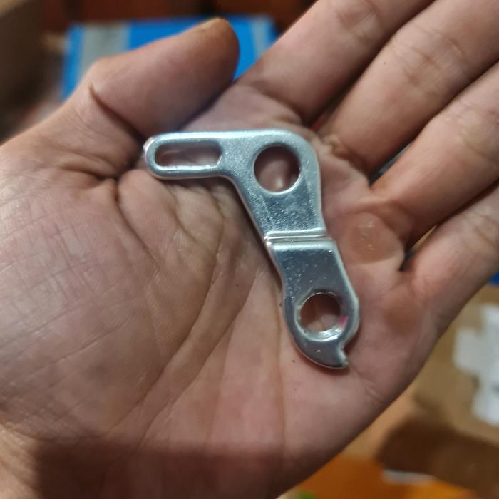 JENNIESSHOPP1// DROPOUT ANTING HANGER RD THRILL WREAK 4X