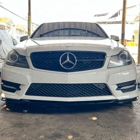 Grill Mercedes Benz W204 C63 Style Black (2007-2014)