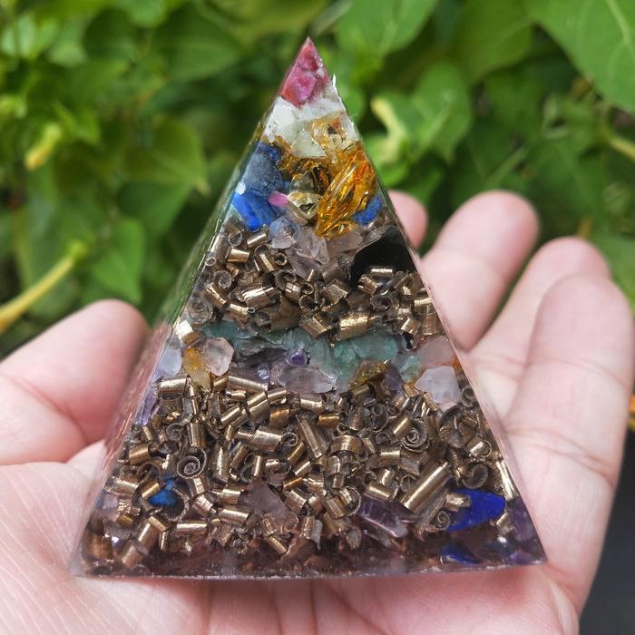Mini Pyramid / Piramid Orgonite 7 Chakra