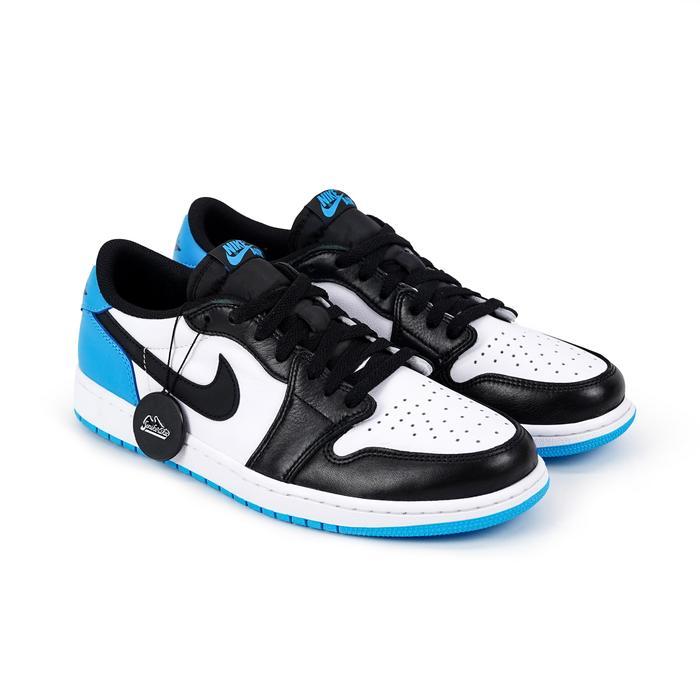 Air Jordan Low Sepatu sneakers wanita desain rendah dengan aksen warna biru dan hitam, model klasik 