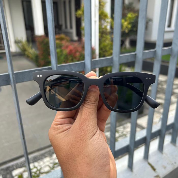 GAYA VINCENT MODEL Kacamata Gaya Frame Plastik Hitam Doff Lensa Anti UV Model FW524 MODEL - FW524 - 
