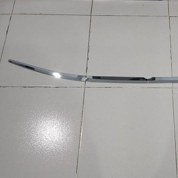 List Kaca Belakang Chrome Avanza/Veloz/Xenia 2022