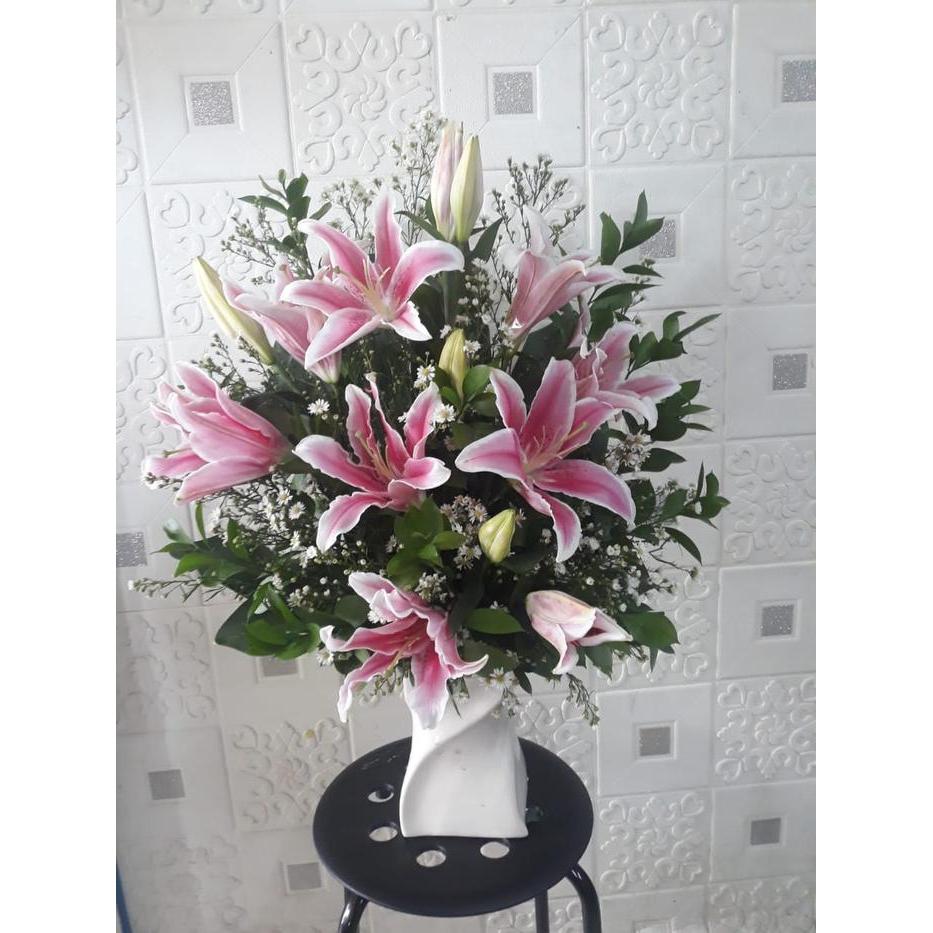 BUNGA MEJA LILY RANGKAIAN BUNGA LILY BUNGA LILY CASABLANCA TERLARISBEST QUALITYBEST SELLER