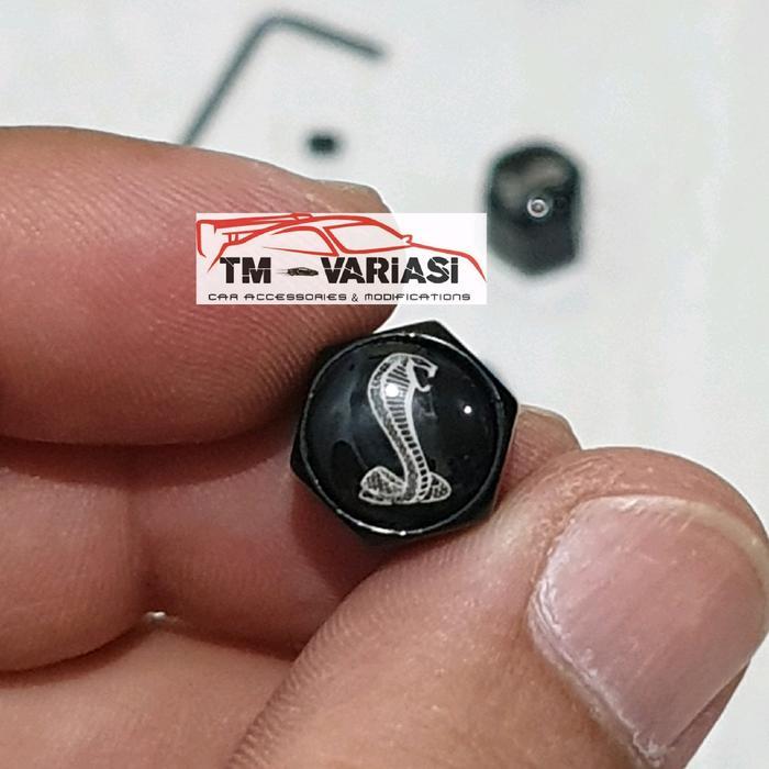 TutupPentilBanMobilBesi Tebal Motif Shelby Cobra.