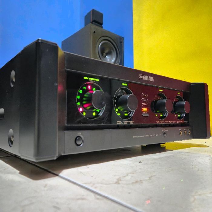 YAMAHA KMA-1080 stereo amplifier profesional karaoke