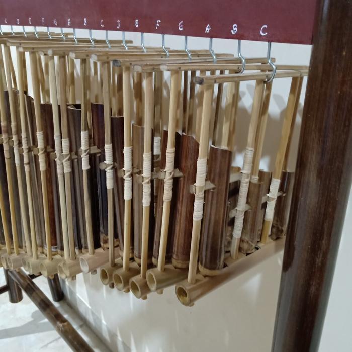 Angklung 3 Tabung 18 Nada Bambu Hitam Tbk