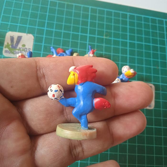 Best Seller / Figure Maskot Piala Dunia 1998 Footix 2