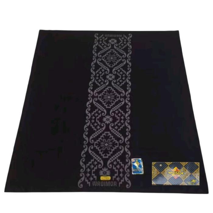 Wadimor Sarung Dewasa Motif Bali Hitam Garis Kain Katun Kotak Kualitas Super Ukuran 123 Cm X 109 Cm