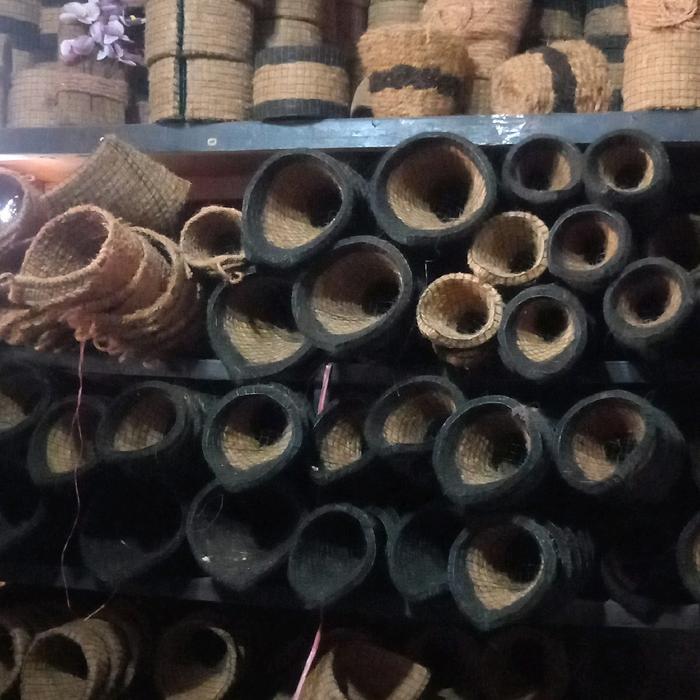 Josjismatt_ Paket 8 Pcs Pot Anggrek Tempel Dinding Serabut Kelapa Kombinasi Ijuk Aren Bunga Plastik